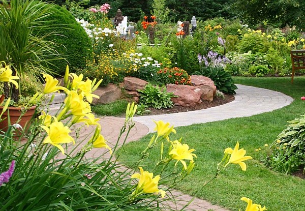 Mulch Master for Year-Round Property Beautification